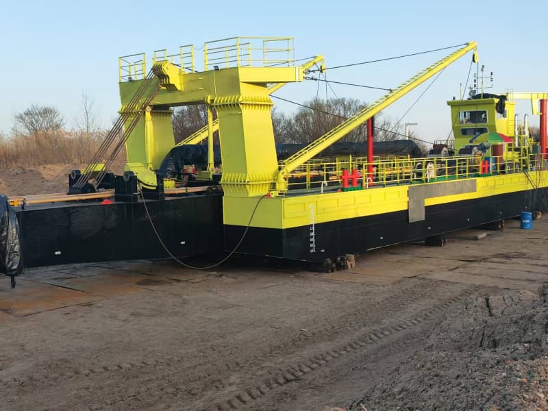 Погружной насосный земснаряд, пескоструйный аппарат, всасывающий земснаряд для более глубокого дноуглубления.