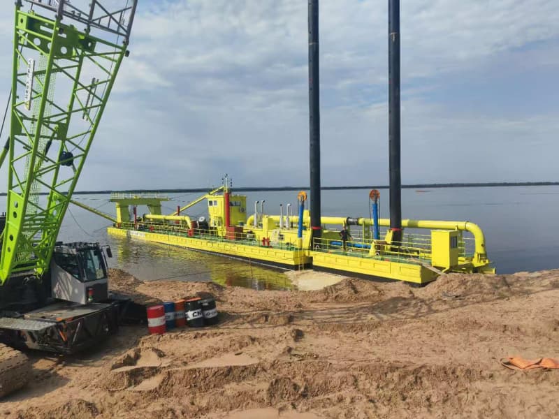 Погружной насосный земснаряд, пескоструйный аппарат, всасывающий земснаряд для более глубокого дноуглубления.