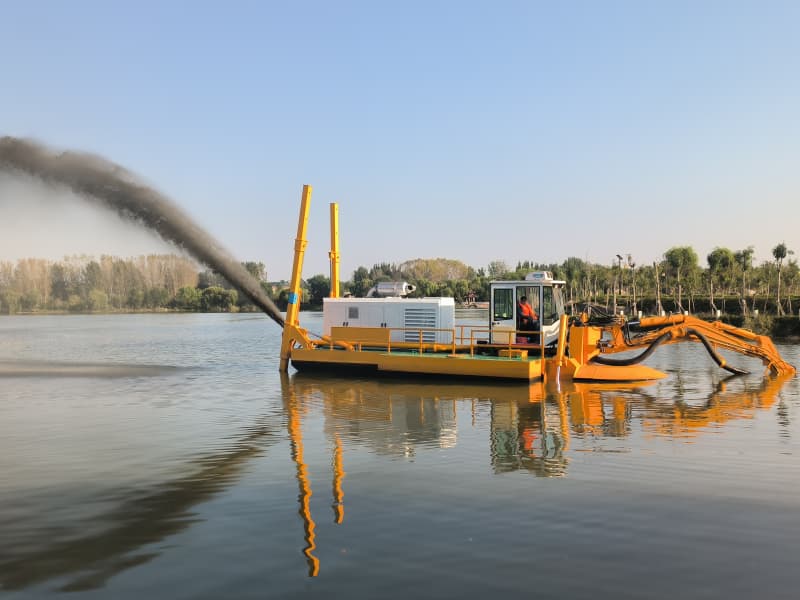 Многофункциональный амфибийный земснаряд (900 м³/ч) с всасывающим насосом/ковшом.