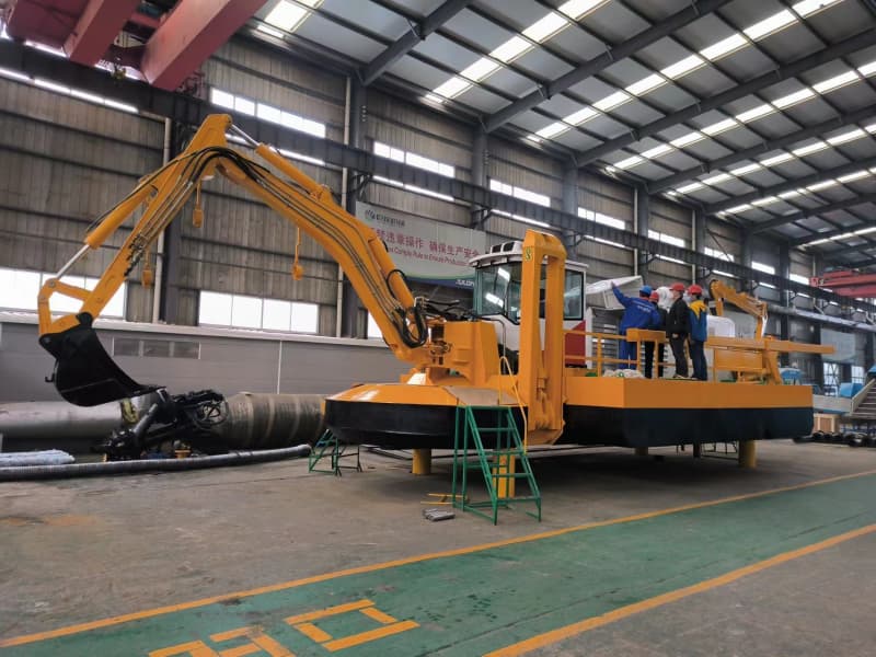 Многофункциональный амфибийный земснаряд (900 м³/ч) с всасывающим насосом/ковшом.