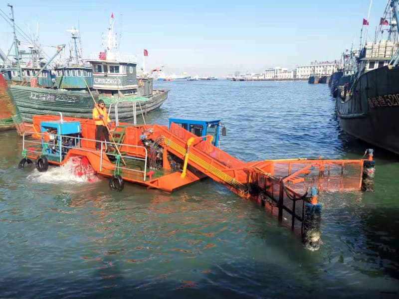 Автоматическая система очистки воды / Судно для сбора водных сорняков / Лодка-скиммер для мусора