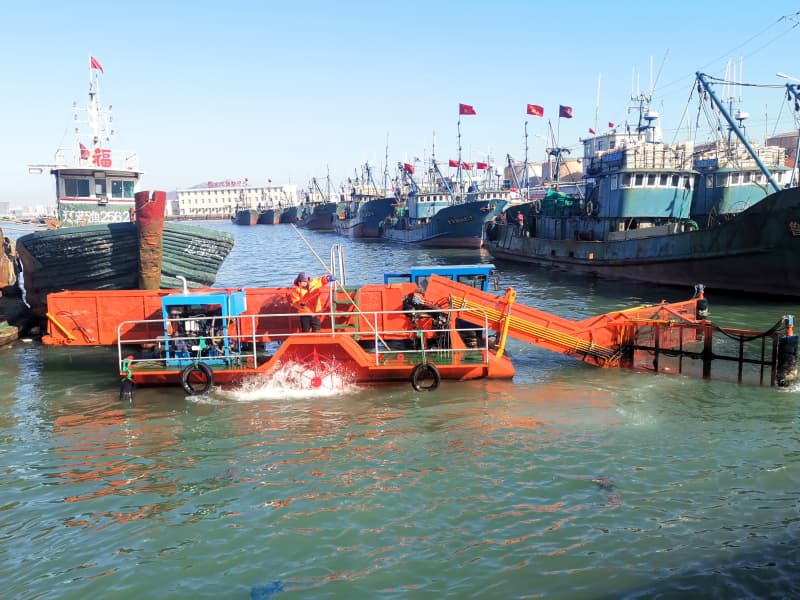 Автоматическая система очистки воды / Судно для сбора водных сорняков / Лодка-скиммер для мусора