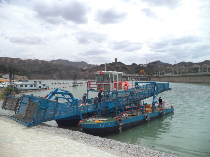 Автоматическая система очистки воды / Судно для сбора водных сорняков / Лодка-скиммер для мусора