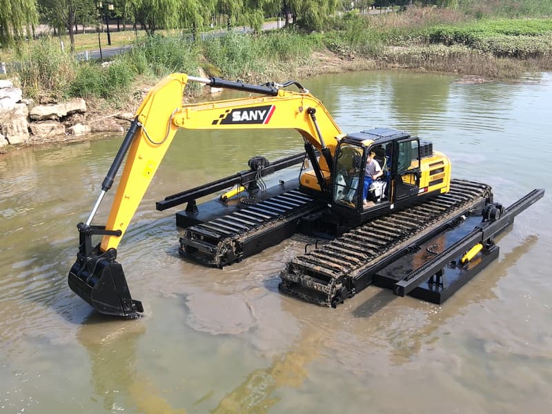 Customized Amphibious Excavator for Wetland Swamp River Dredging Applications