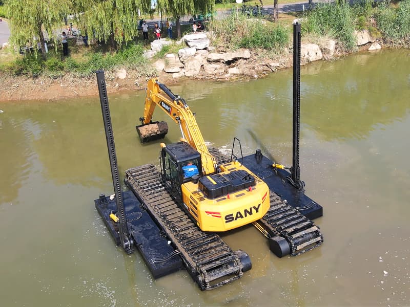 Customized Amphibious Excavator for Wetland Swamp River Dredging Applications