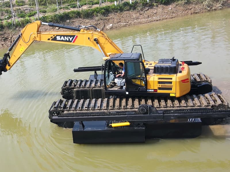 Customized Amphibious Excavator for Wetland Swamp River Dredging Applications